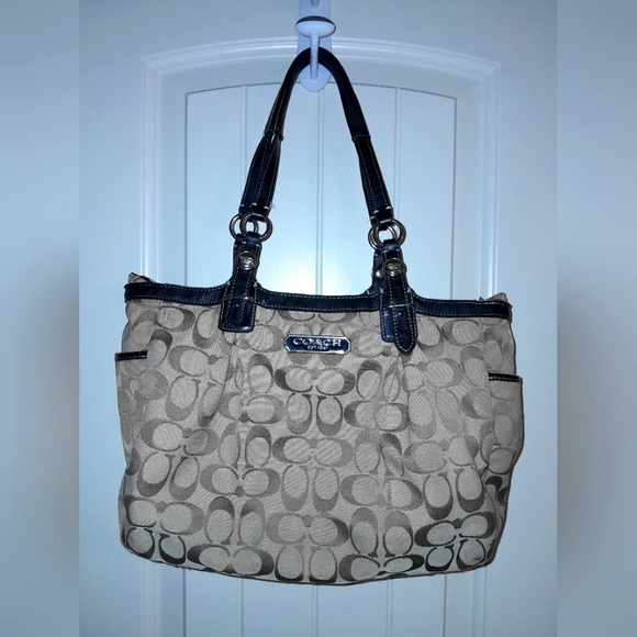 Coach Handbags - Coach Signature Shoulder Bag